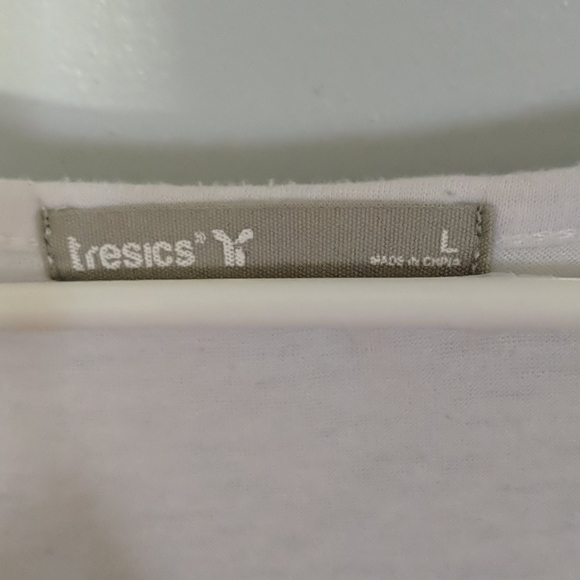 Tresics button tee - Picture 3 of 3